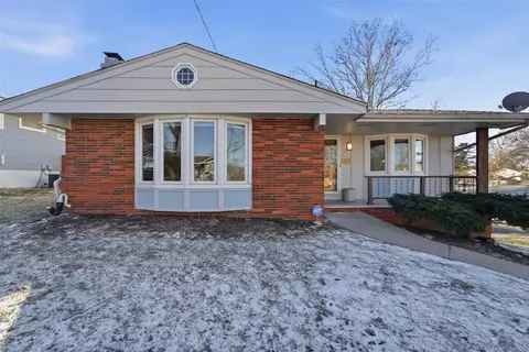 6312 Franklin Ave, Windsor Heights, IA 50324