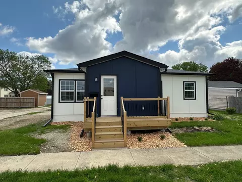 113 S 3rd St, Winterset, IA 50273