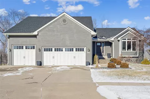 426 NE 16th St, Ankeny, IA 50021