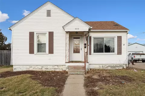 909 W Marion St, Knoxville, IA 50138