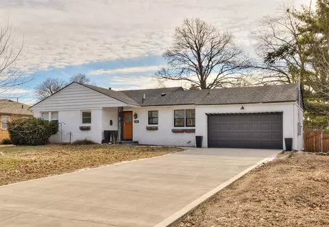 7212 Wilshire Blvd, Windsor Heights, IA 50324