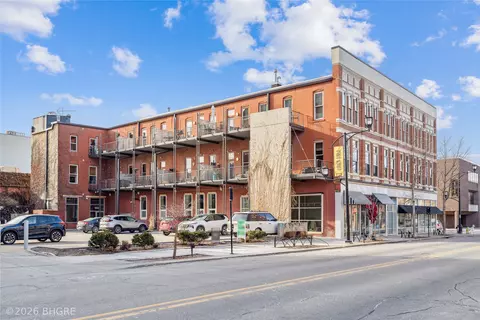 507 E Locust St #210, Des Moines, IA 50309