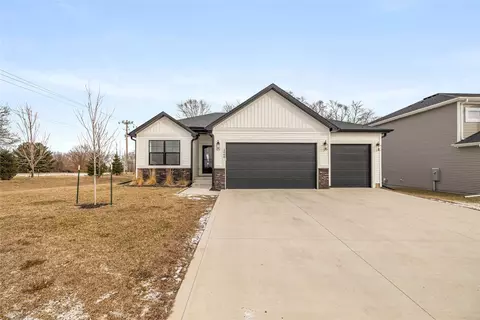 1548 Timberview Dr, Norwalk, IA 50211