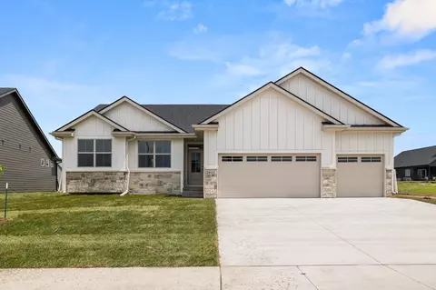 2611 NW Fairfield Dr, Ankeny, IA 50023