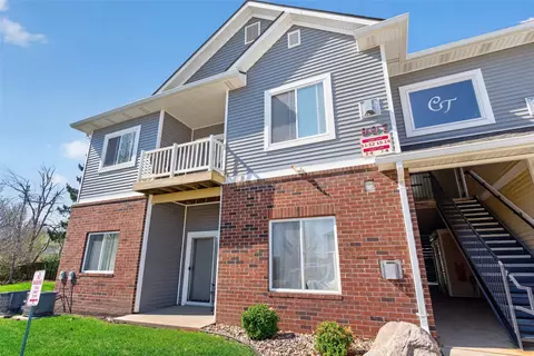 907 7th Ave SE #16, Altoona, IA 50009