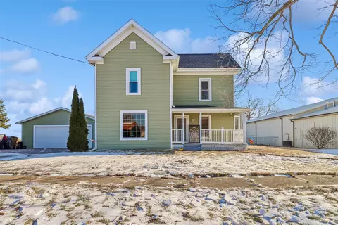 207 N High St, Baxter, IA 50028