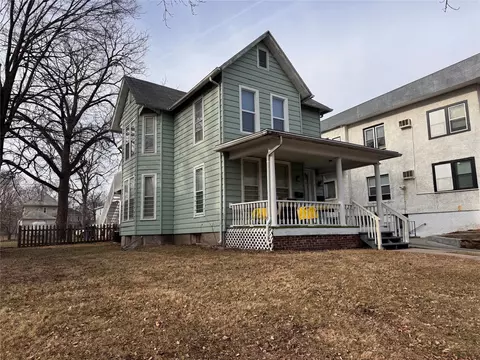 1312 22nd St, Des Moines, IA 50311