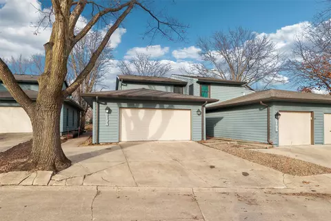 6194 Terrace Dr #3, Johnston, IA 50131