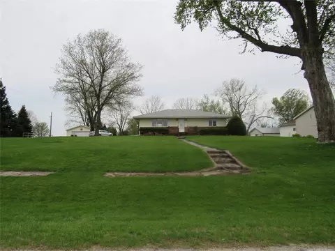 709 E 2nd St, Woodward, IA 50276