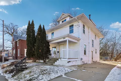 2210 University Ave, Des Moines, IA 50311