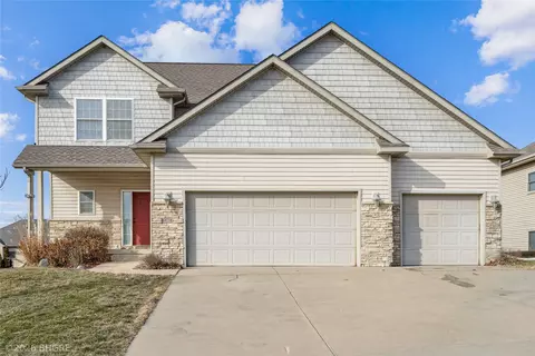 6824 Mark Twain Ct, Johnston, IA 50131
