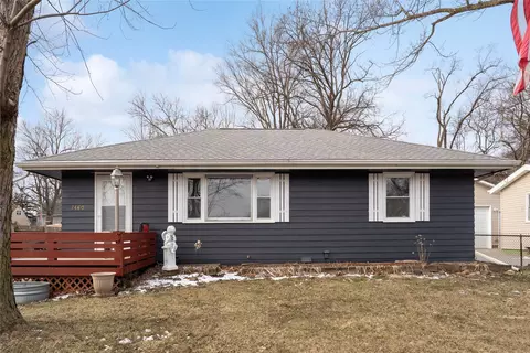 7460 Southview Dr, Des Moines, IA 50315