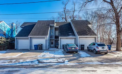 1213 Sampson St, Des Moines, IA 50316