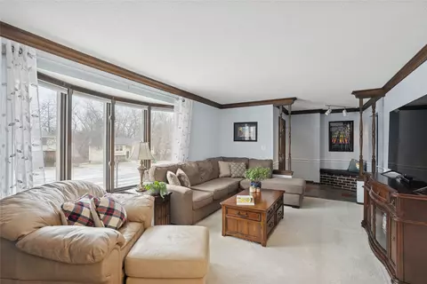 2008 Center St, West Des Moines, IA 50265