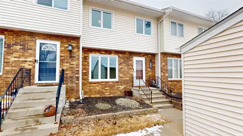 338 Holiday Cir #81, West Des Moines, IA 50265