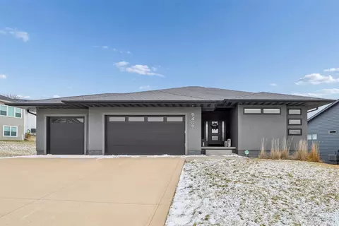 9409 Foxtail Cir, Norwalk, IA 50211