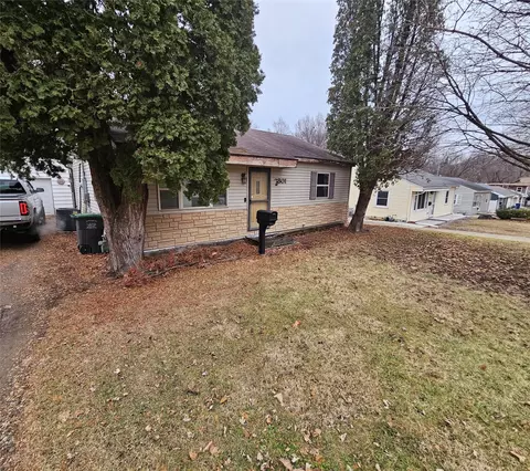 6801 SW 15th St, Des Moines, IA 50315