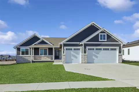 2670 Abbott Dr, Waukee, IA 50263