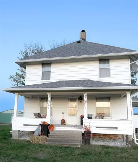 27048 500th St, Chariton, IA 50049