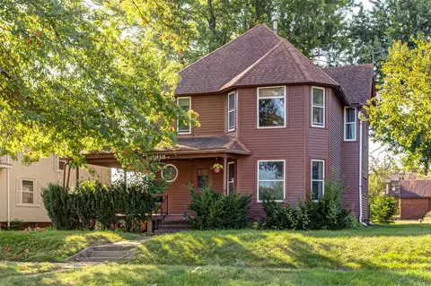 1913 Warford St, Perry, IA 50220