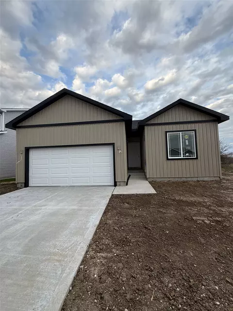 1033 Linden St, De Soto, IA 50069