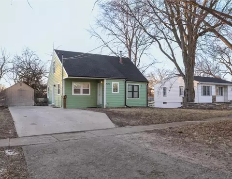 3136 SE 8th St, Des Moines, IA 50315