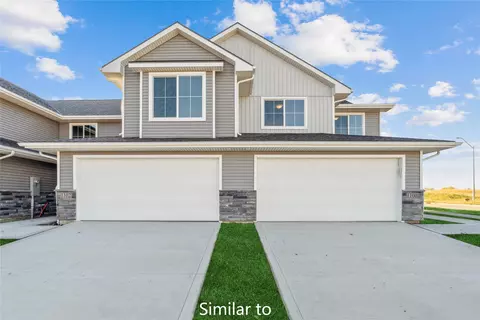 1112 Sunflower Ln, Pella, IA 50219