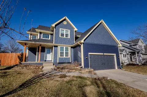 2600 E Leach Ave, Des Moines, IA 50320