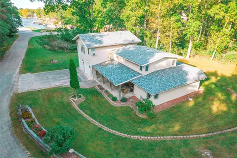 2057 Larry Dr, Brooklyn, IA 52211