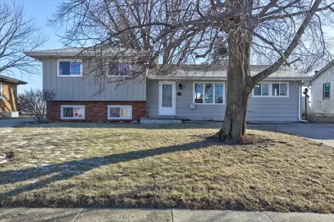 1418 Highview Dr, Perry, IA 50220