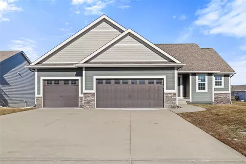 1231 34th St SE, Altoona, IA 50009