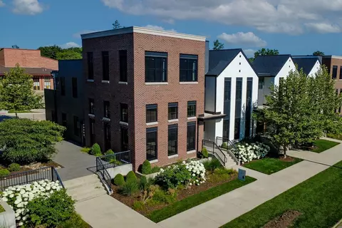 419 Main St, Pella, IA 50219