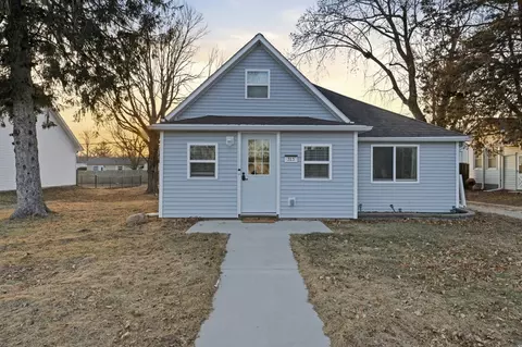 313 Water St, Cambridge, IA 50046