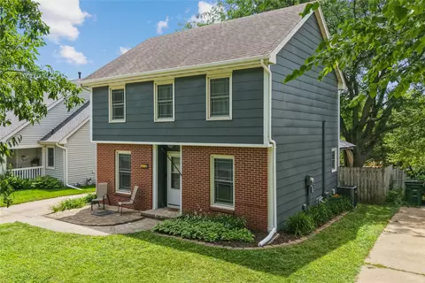 5016 Westwood Dr, West Des Moines, IA 50265