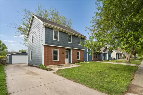 5016 Westwood Dr, West Des Moines, IA 50265