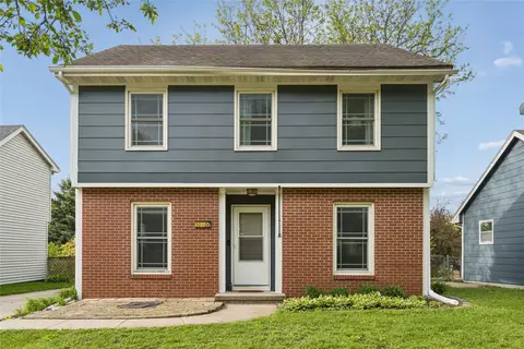 5016 Westwood Dr, West Des Moines, IA 50265
