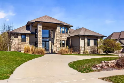 16761 Aurora Ct, Clive, IA 50325
