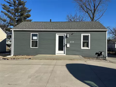 2113 E 21st St, Des Moines, IA 50317
