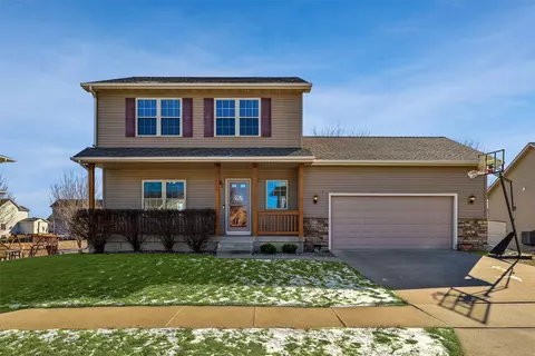 412 SE 13th St, Grimes, IA 50111