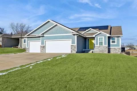 720 Timberview Dr, Adel, IA 50003