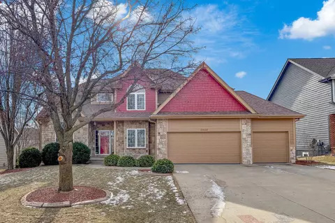 12608 Prairie Dr, Urbandale, IA 50323