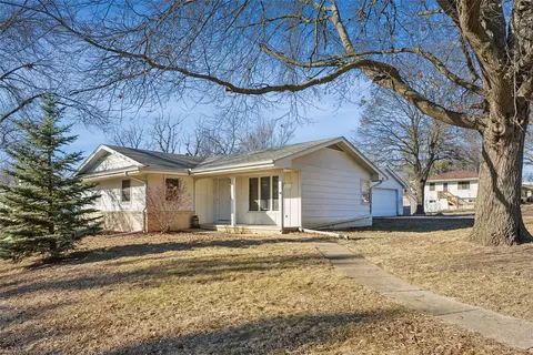 1200 W Clinton Ave, Indianola, IA 50125