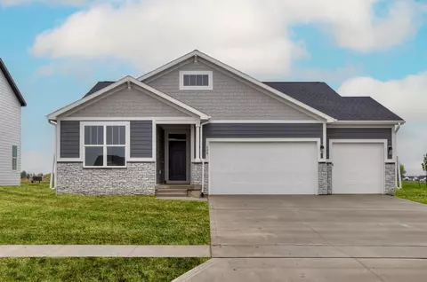 105 NW Ashley Ct, Waukee, IA 50263