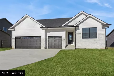 4705 180th St, Urbandale, IA 50323