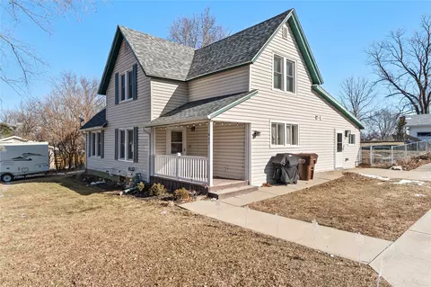 617 Metcalf St, Maxwell, IA 50161