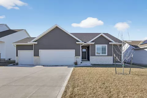 3314 9th Ave SW, Altoona, IA 50009