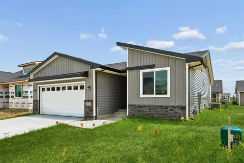 551 NW Rockwood Ln, Grimes, IA 50111