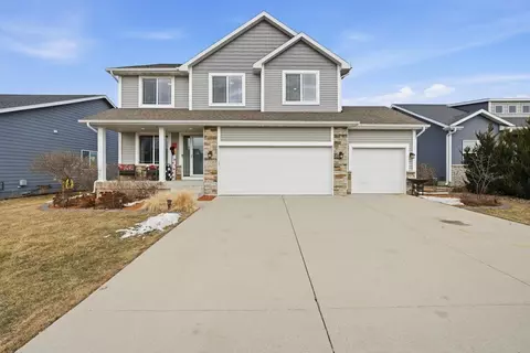 208 Aspen Dr NE, Bondurant, IA 50035