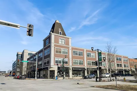 400 E Locust St #103, Des Moines, IA 50309