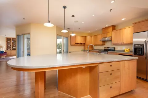 3930 Grand Ave #306, Des Moines, IA 50312